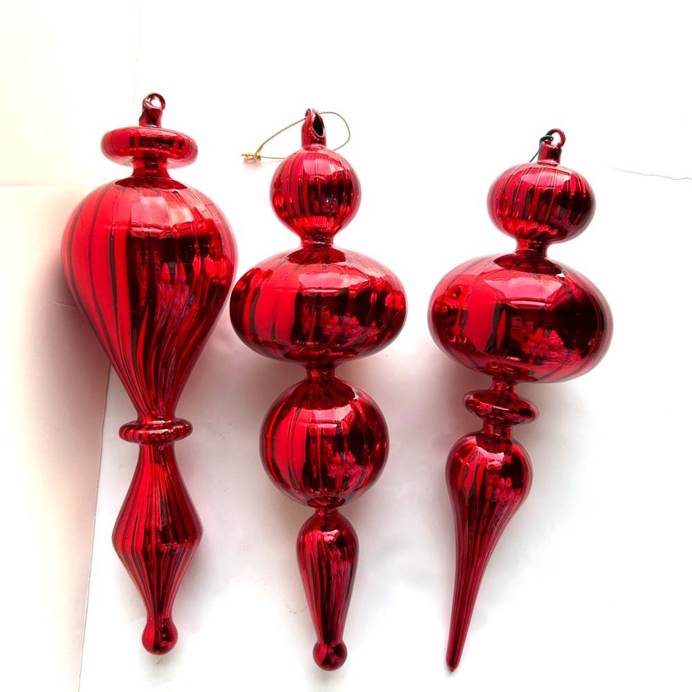 Red Large Glass Ornaments Set